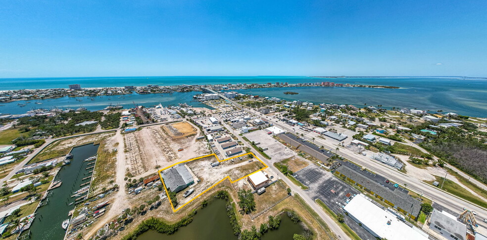 870 Buttonwood Dr, Fort Myers Beach, FL for sale - Aerial - Image 2 of 33