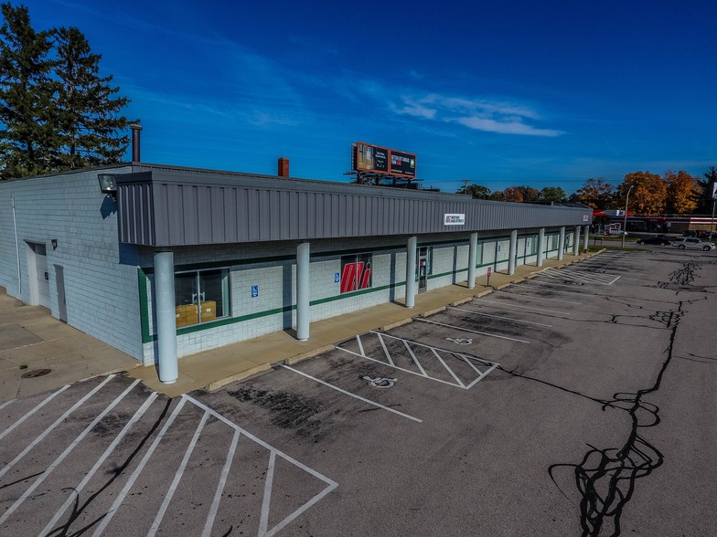 2460 M 139, Benton Harbor, MI for lease - Building Photo - Image 1 of 6