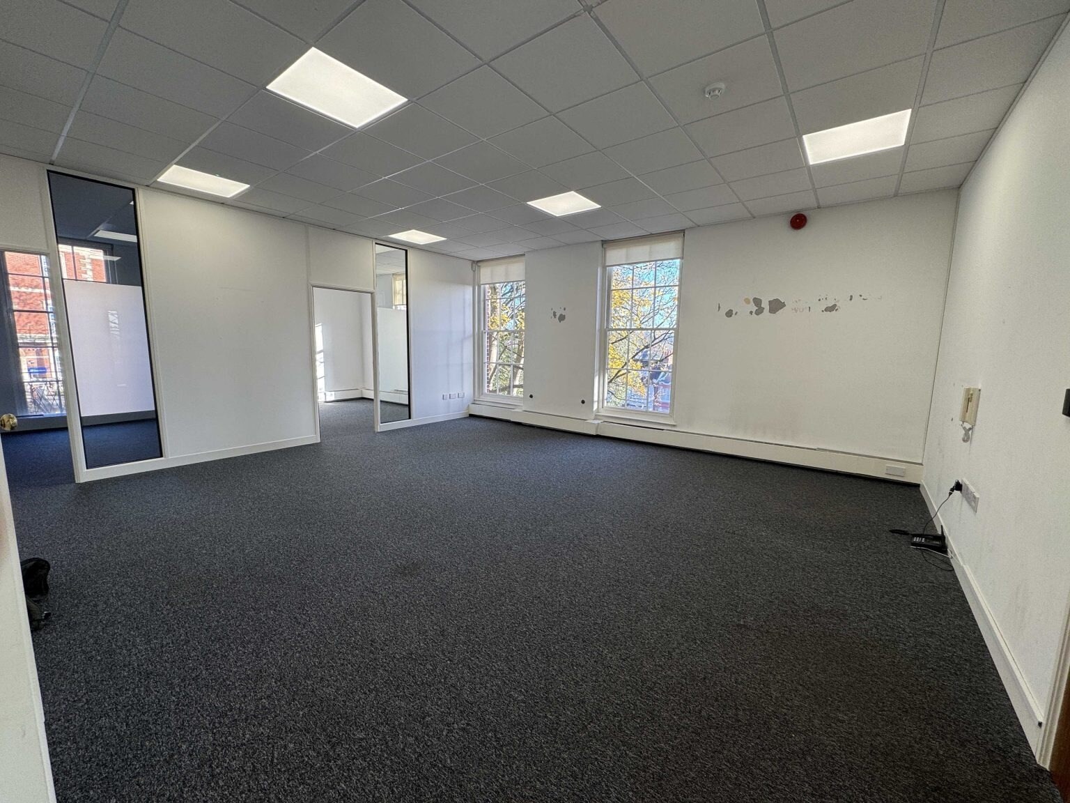 11-15 Dix's Field, Exeter for lease Interior Photo- Image 1 of 6