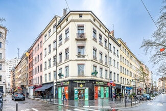 More details for 4 Place De La Croix-Rousse, Lyon - Retail for Lease
