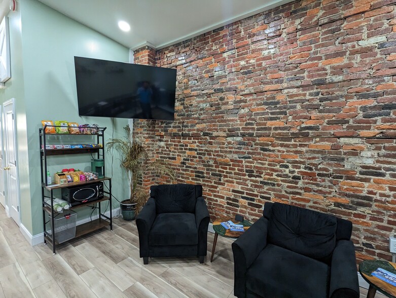 124 N 3rd St, Camden, NJ for sale - Interior Photo - Image 3 of 4