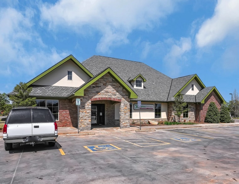 411 W 3rd St, Elk City, OK for sale - Building Photo - Image 1 of 3