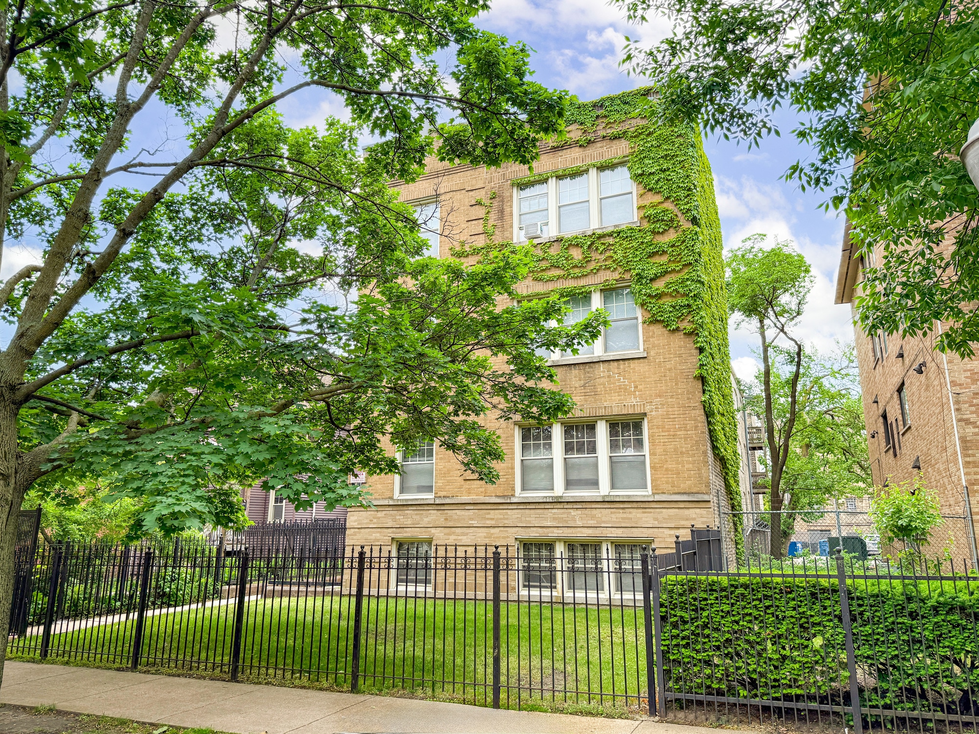 1625 W Greenleaf Ave, Chicago, IL for sale Building Photo- Image 1 of 8