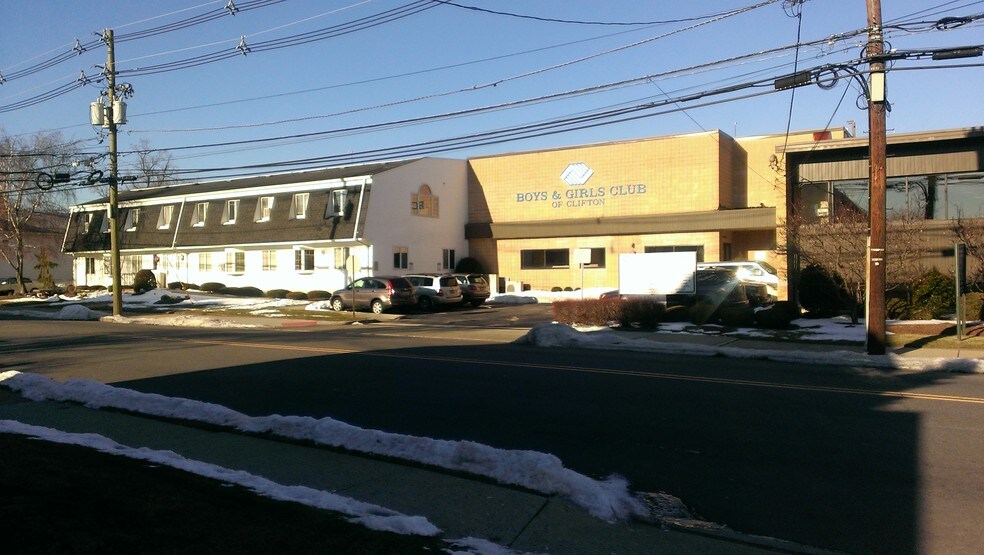 181 Colfax Ave, Clifton, NJ for sale - Building Photo - Image 1 of 1