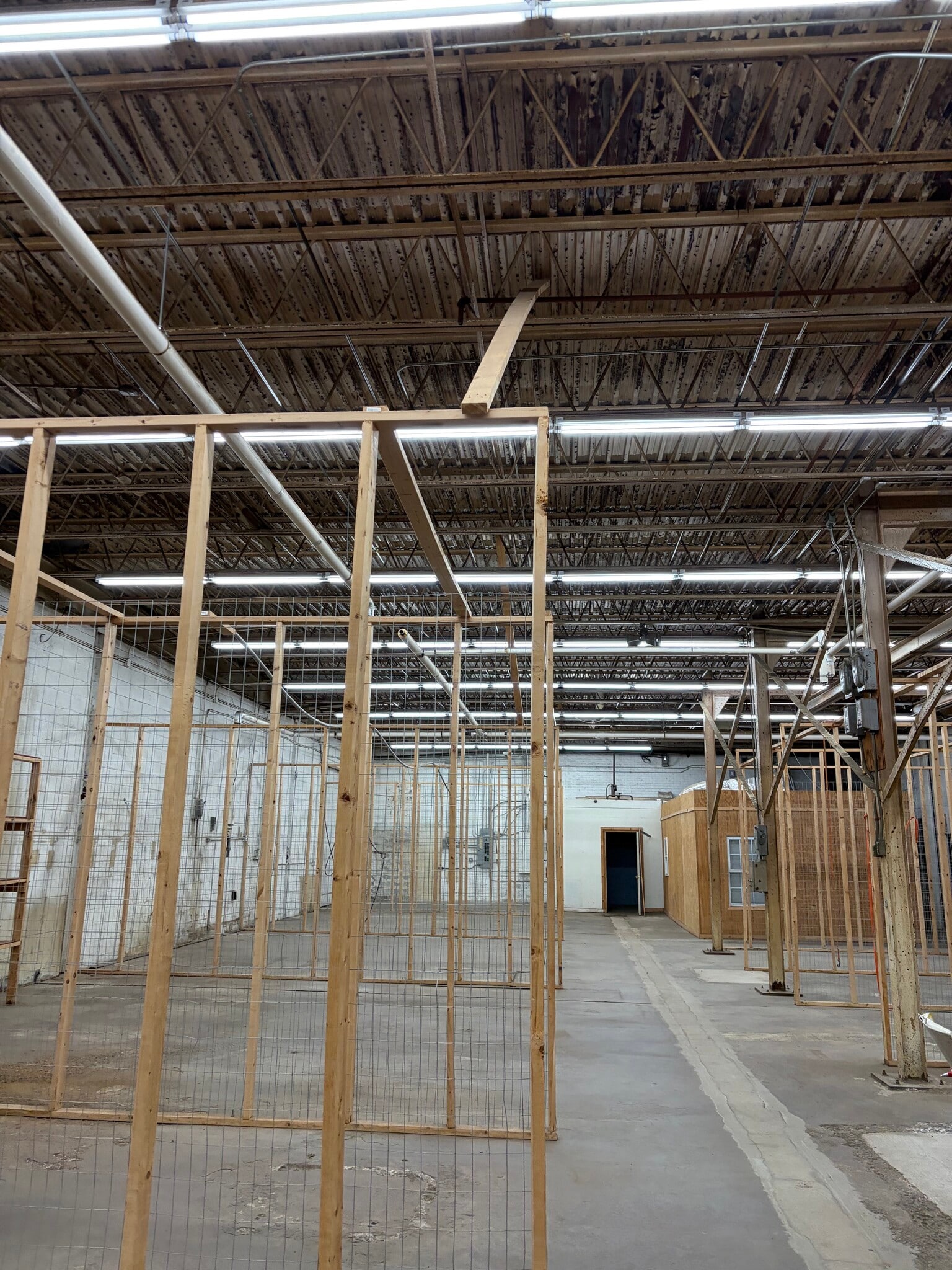 535 E Clemmonsville Rd, Winston-Salem, NC for lease Interior Photo- Image 1 of 1