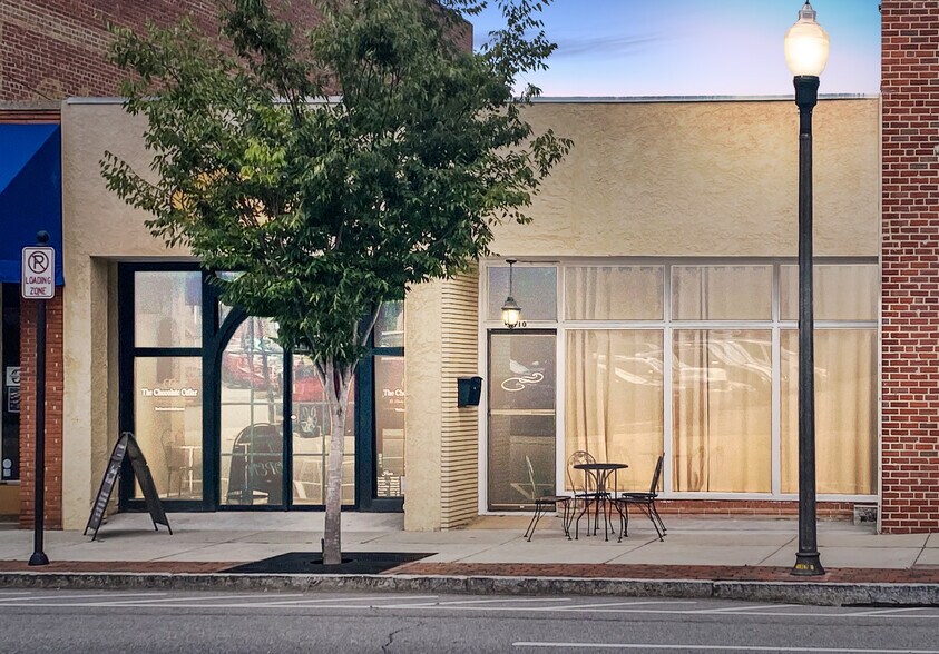 110 Carthage St, Sanford, NC 27330