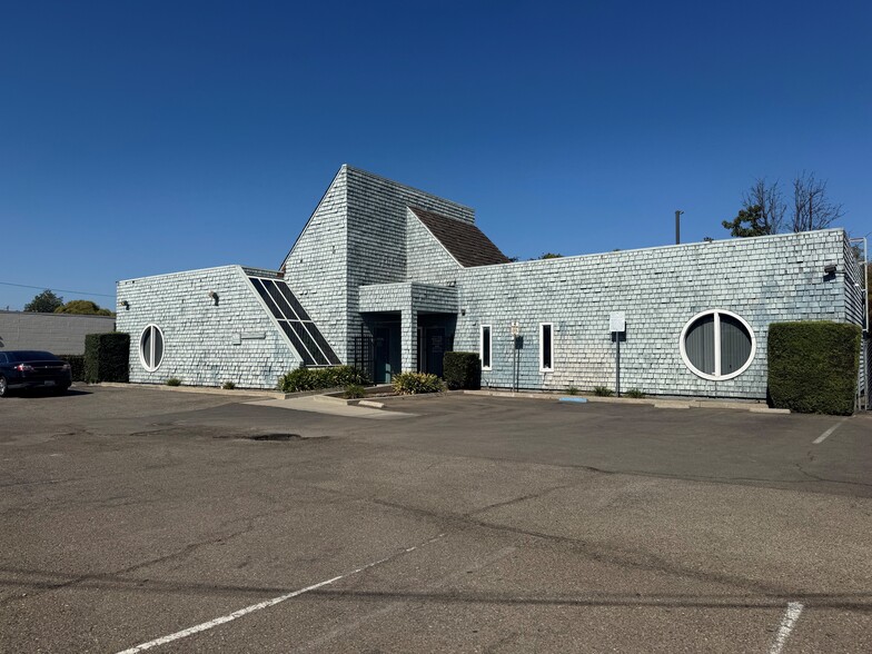 435 E Harding Way, Stockton, CA for sale - Building Photo - Image 1 of 5