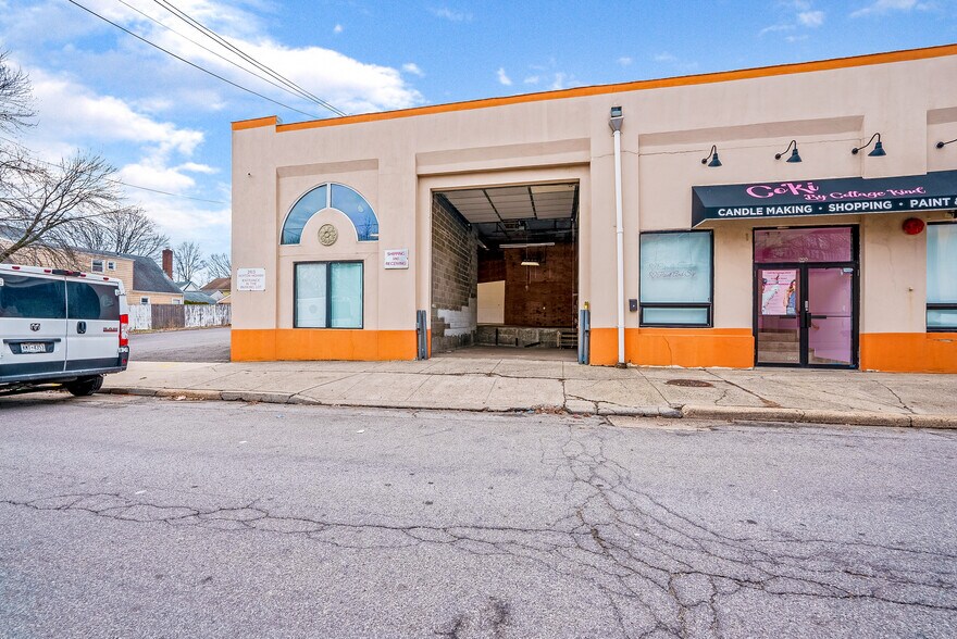 263 Horton Hwy, Mineola, NY 11501