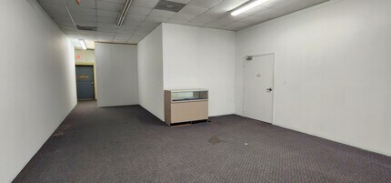 207 W Pine St, Ponchatoula, LA for lease Interior Photo- Image 1 of 5