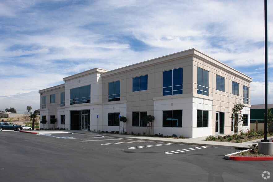 1202 Bristol St, Costa Mesa, CA for sale - Primary Photo - Image 1 of 1