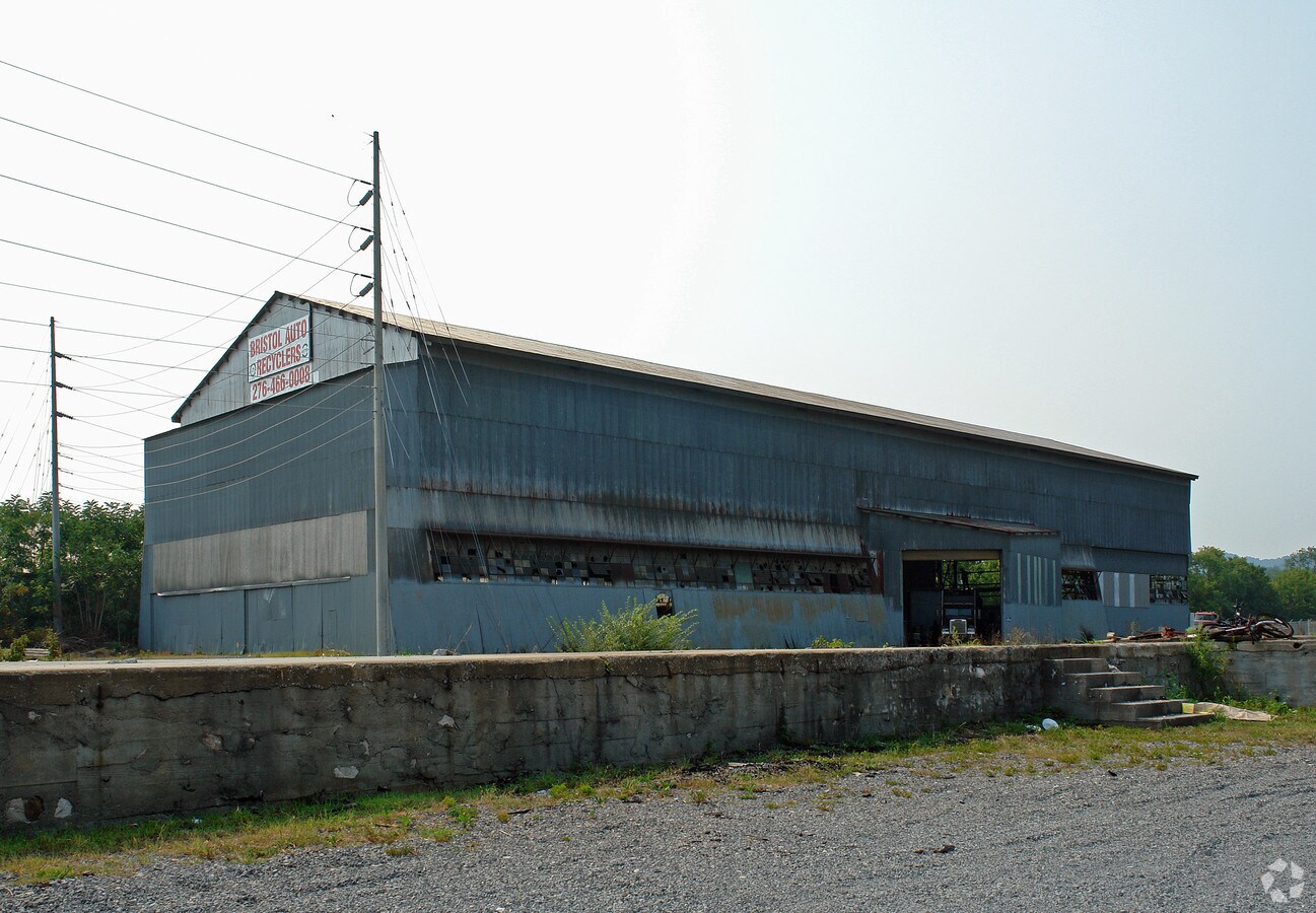 900 Newton St, Bristol, VA 24201