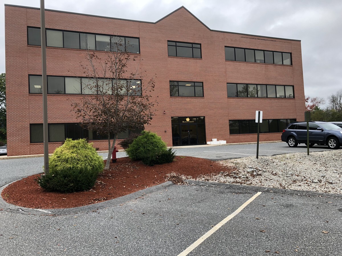 1 Maple St, Milford, MA 01757