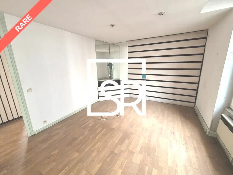 Retail in Clermont-Ferrand for lease - Building Photo - Image 2 of 12