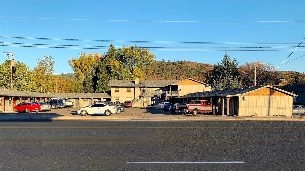 2541 NE Stephens St, Roseburg, OR 97470