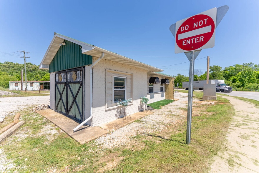 15 Main St, Mammoth Spring, AR for sale - Building Photo - Image 3 of 23