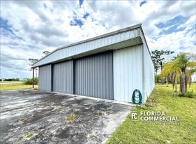 Hangar & Lot in Treasure Coast Air Park - Warehouse