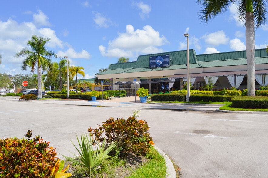 4205-4217 Tamiami Trl E, Naples, FL for lease - Building Photo - Image 1 of 2