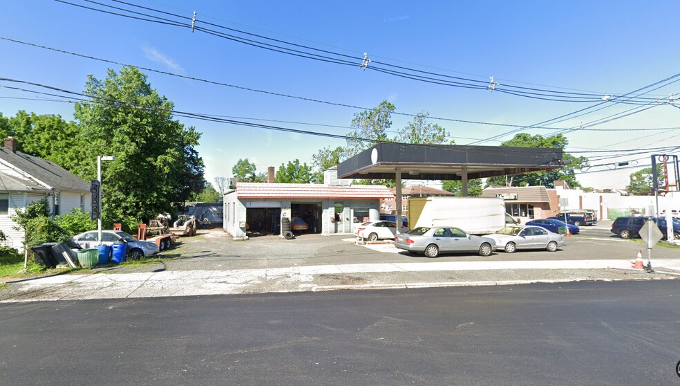 2546 Vauxhall Rd, Union, NJ 07083