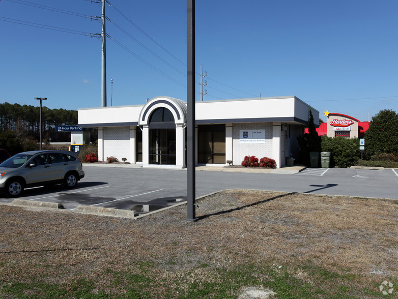 101 Wb McLean Dr, Cape Carteret, NC for sale - Building Photo - Image 1 of 1