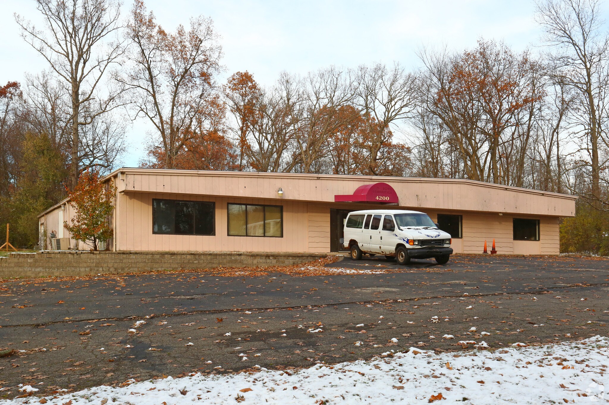 4200 Spring Arbor Rd, Jackson, MI for sale Primary Photo- Image 1 of 1