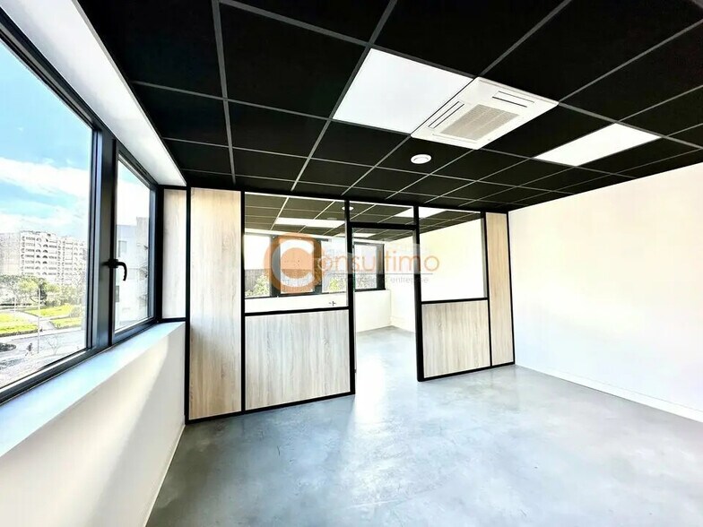 Office in Talence for lease - Interior Photo - Image 3 of 8