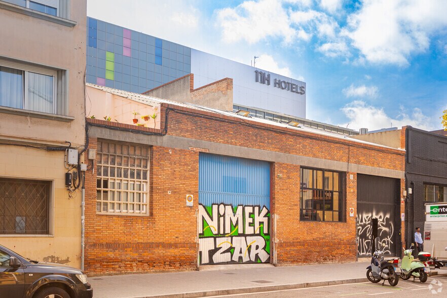 Industrial in Barcelona, Barcelona for lease - Building Photo - Image 2 of 10