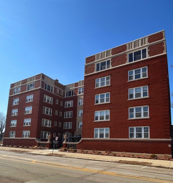 631 S 4th St, Springfield, IL for sale - Building Photo - Image 1 of 14