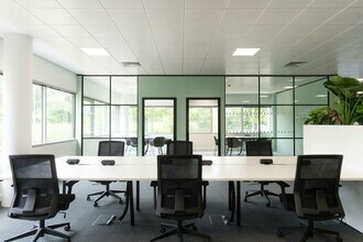 Wharfedale Rd, Wokingham for lease Interior Photo- Image 2 of 3