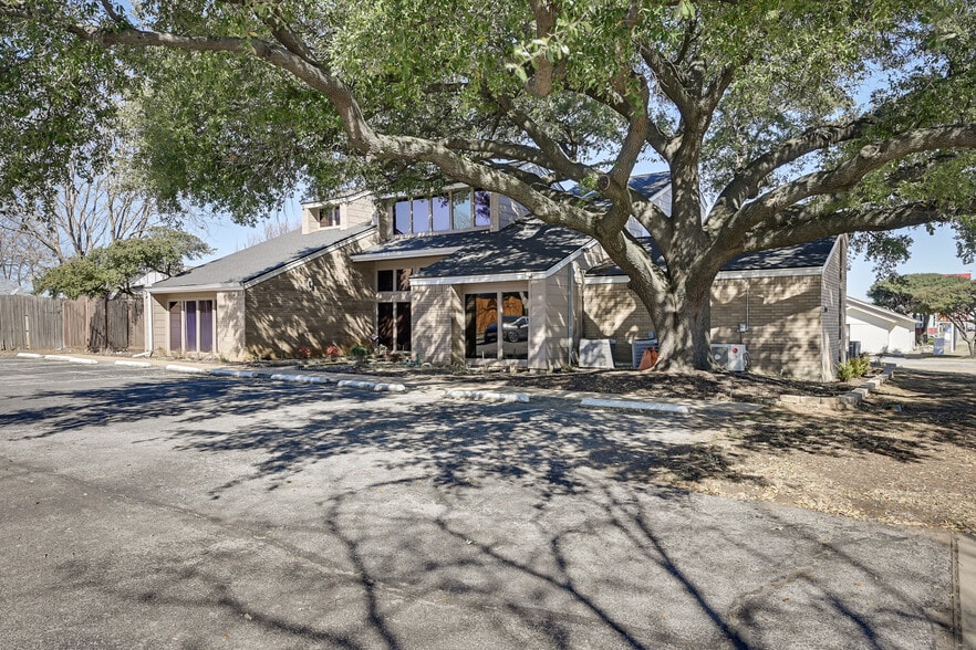 1400 N Cooper St, Arlington, TX for lease - Building Photo - Image 2 of 13