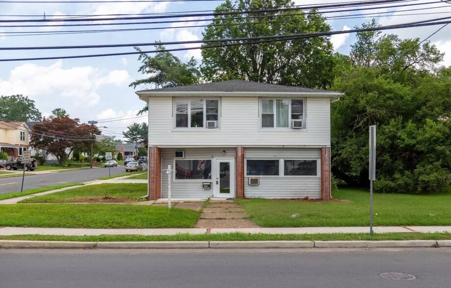 2402 Nottingham Way, Hamilton, NJ for sale - Building Photo - Image 1 of 1