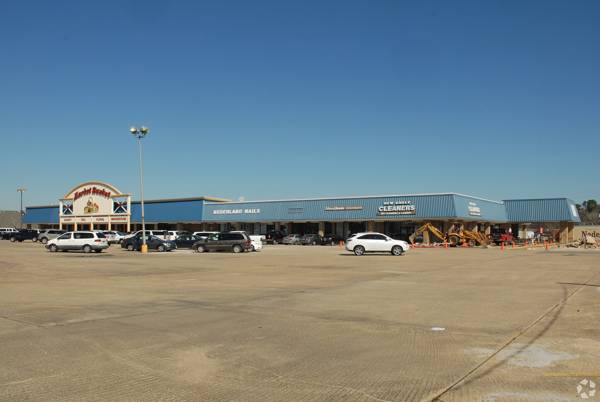 2600 Nederland Ave, Nederland, TX 77627 Retail for Lease