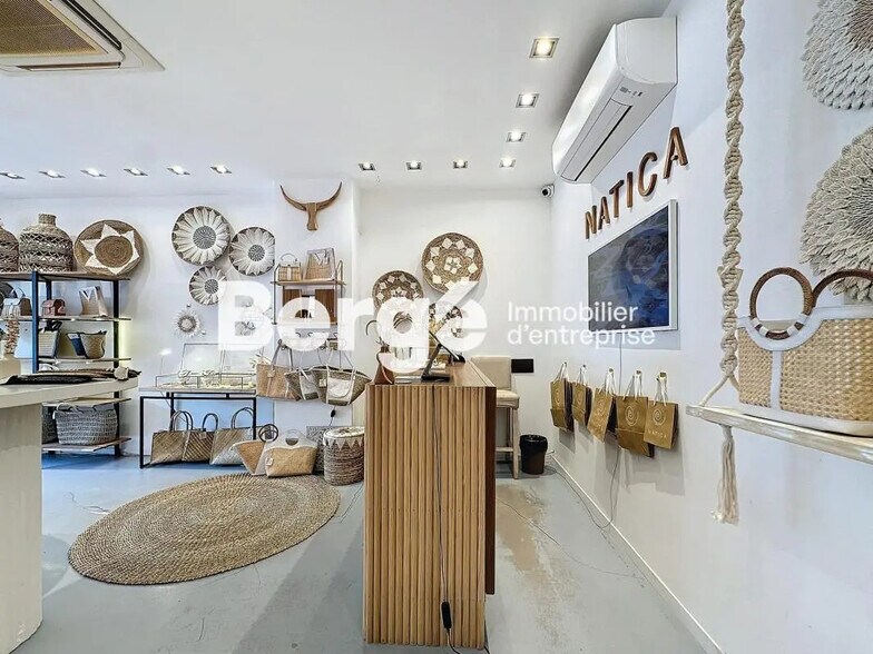 Retail in Antibes for lease - Interior Photo - Image 3 of 8