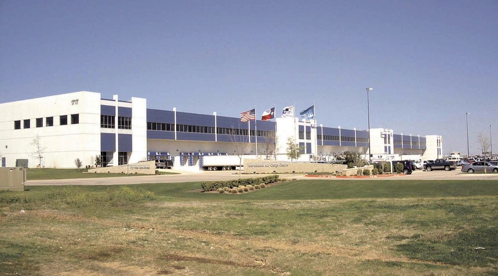 1639 W 23rd St, Dallas, TX for lease - Primary Photo - Image 1 of 1