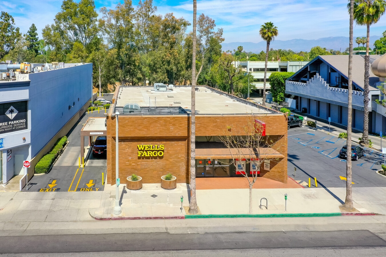 12251 Ventura Blvd, Studio City, CA 91604