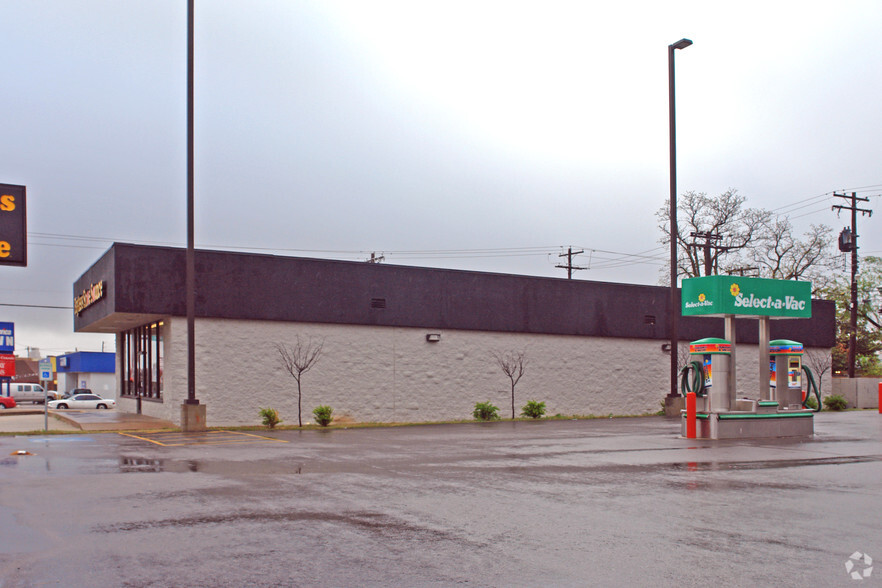 2500 NW 23rd St, Oklahoma City, OK for lease - Building Photo - Image 3 of 30