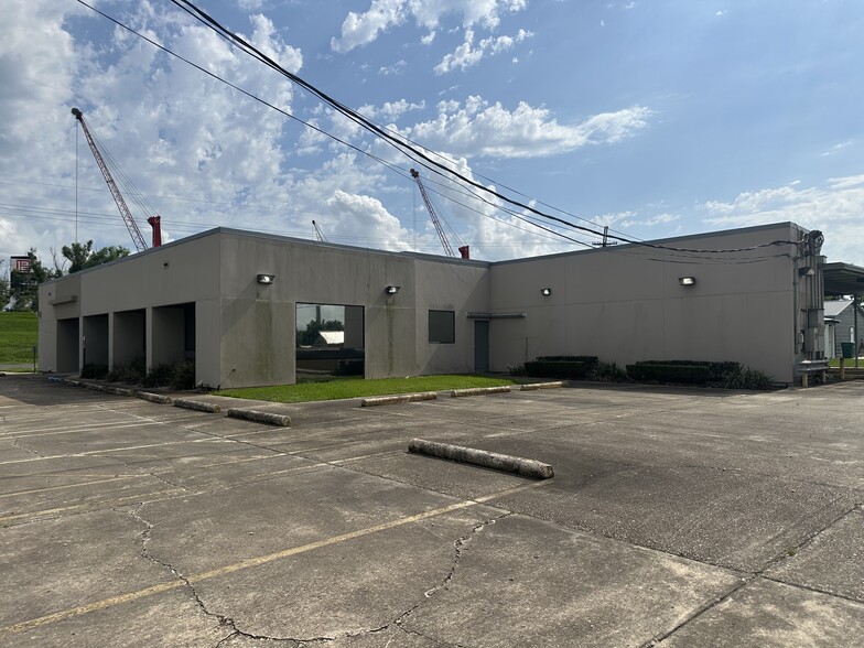 105 W 8th St, Reserve, LA for lease - Building Photo - Image 3 of 10