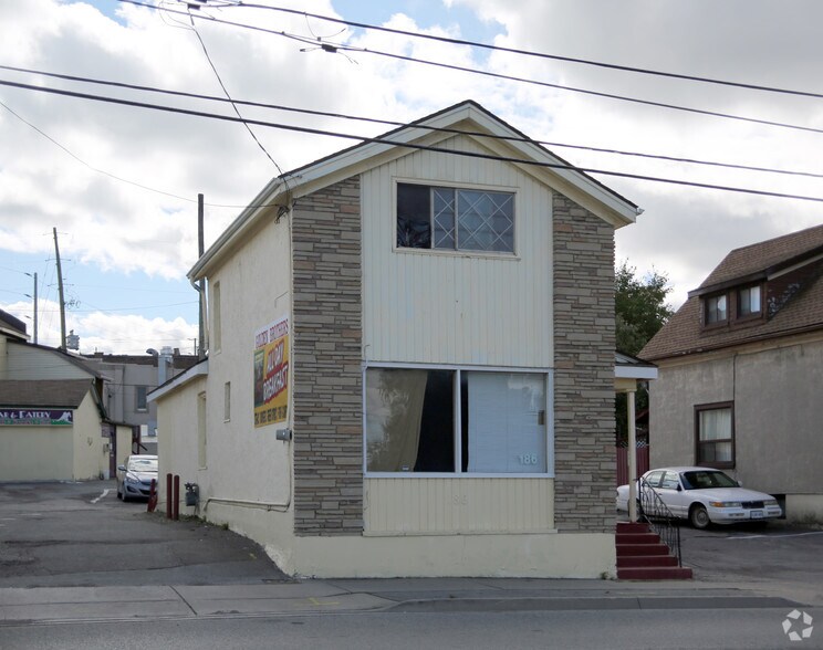 Geneva portfolio of 6 properties for sale on LoopNet.com - Primary Photo - Image 2 of 6