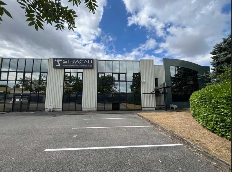 23-33 Rue Des Freres Lumiere, Genas for lease Building Photo- Image 1 of 16