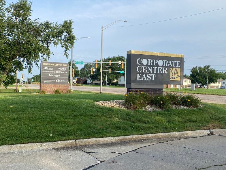 2203 E Empire St, Bloomington, IL for sale - Building Photo - Image 3 of 9