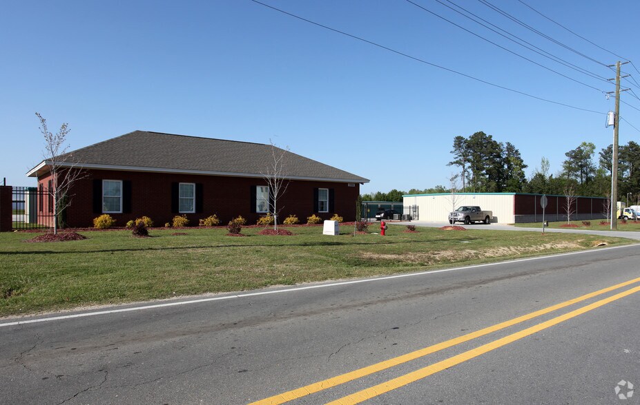 3986 Powhatan Rd, Clayton, NC 27520