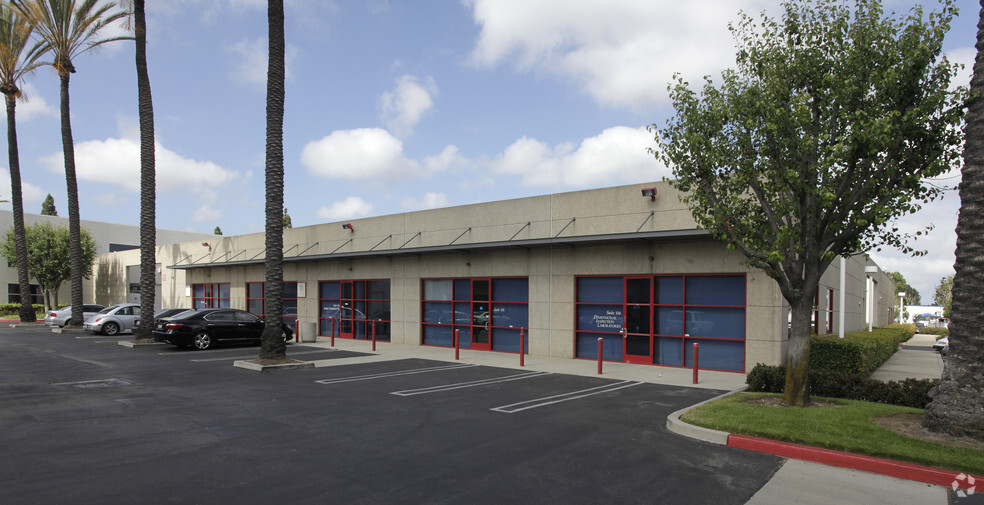 2901 W MacArthur Blvd, Santa Ana, CA for lease - Building Photo - Image 3 of 4