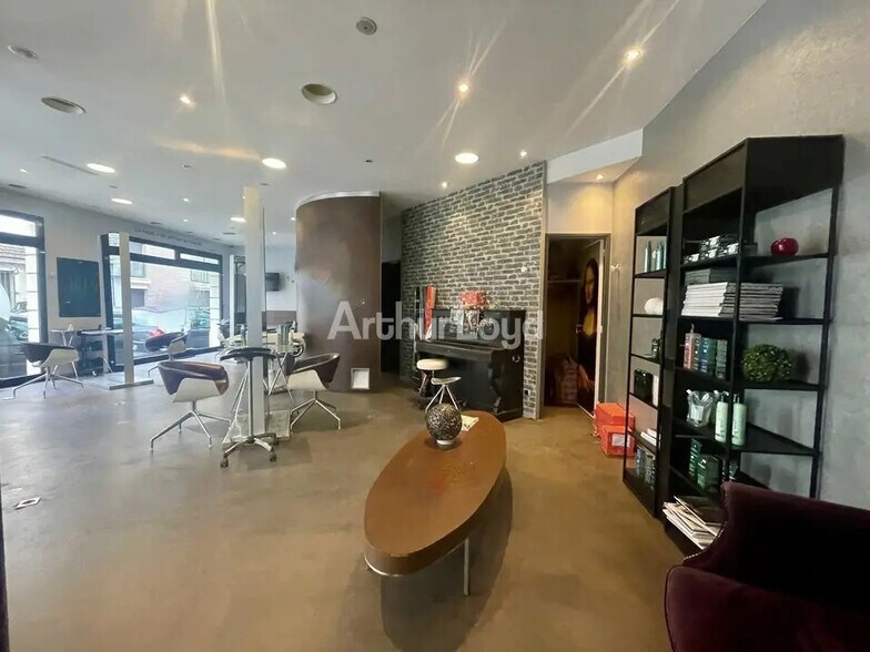 Retail in Reims for lease - Lobby - Image 1 of 5