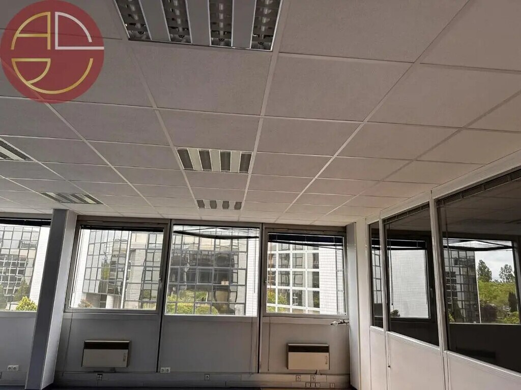 Vente Bureaux 126 m² - Photo 1