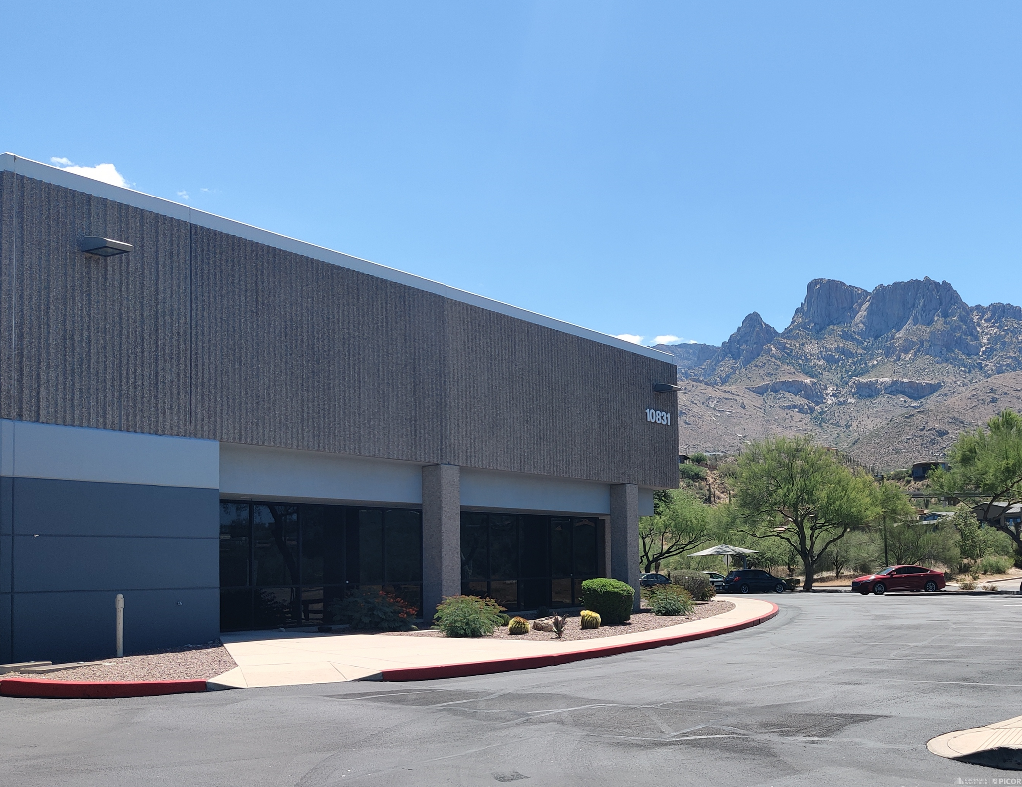 10831 N Mavinee Dr, Oro Valley, AZ for lease Building Photo- Image 1 of 7