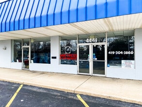 4441 N Summit St, Toledo, OH for lease Interior Photo- Image 1 of 8