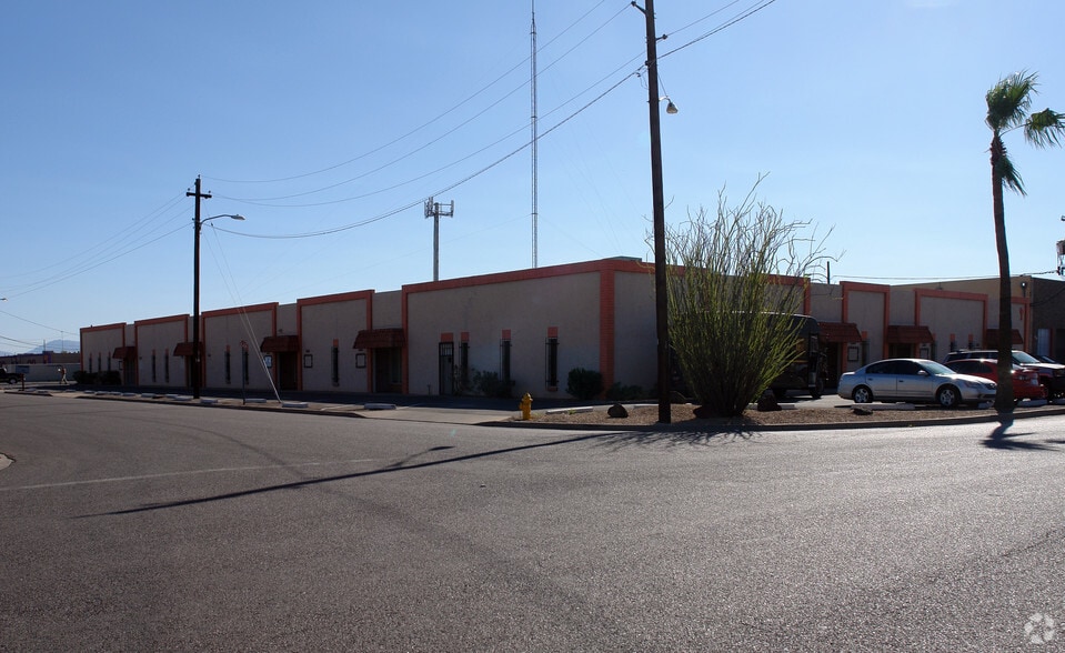 2515 W Holly St, Phoenix, AZ for lease - Building Photo - Image 2 of 16