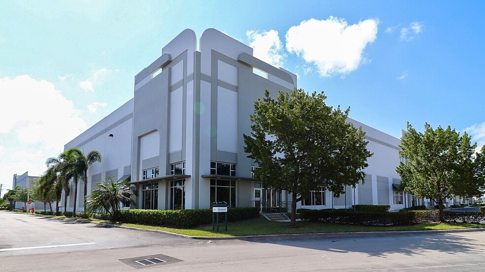 3500 SW 20th St, Pembroke Park, FL for lease - Building Photo - Image 1 of 8