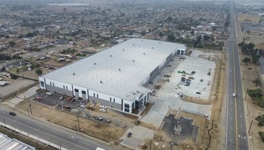 19275 Slover Ave, Bloomington, CA for lease Building Photo- Image 2 of 3