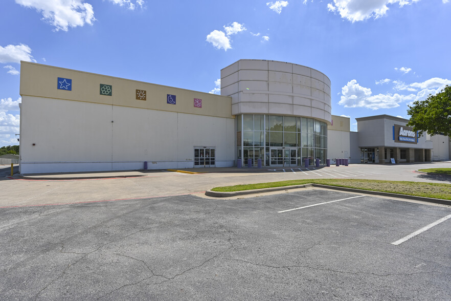 1105 W Pipeline Rd, Hurst, TX for lease - Building Photo - Image 2 of 8