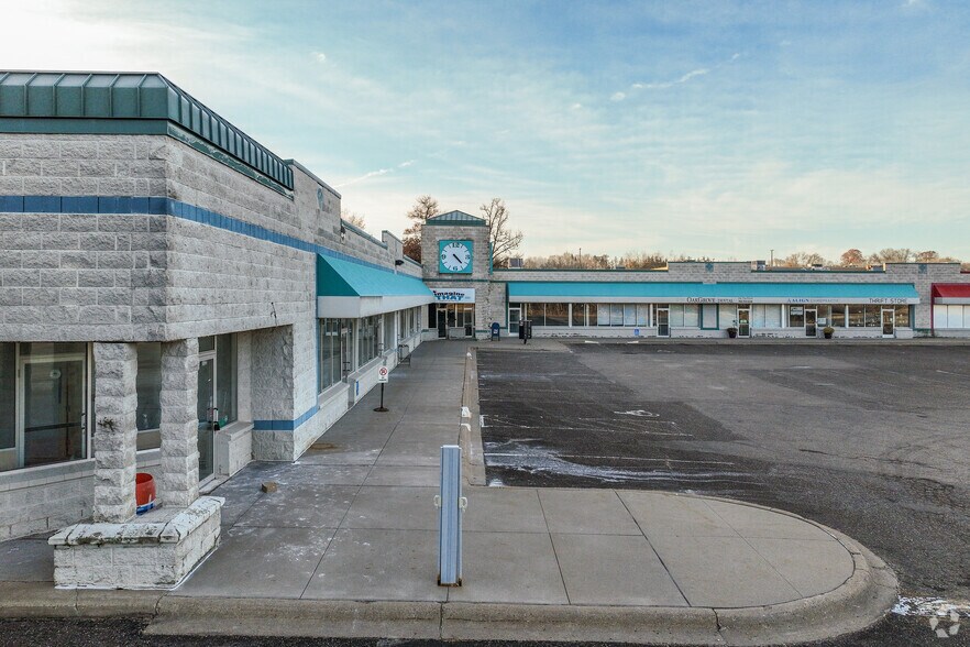 3122-3166 NW Viking Blvd, Cedar, MN for lease - Building Photo - Image 2 of 9